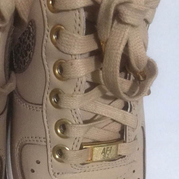 Nike Air Force 1 (AF-1)82. Men size 7. - Picture 9 of 13